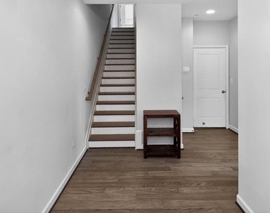 612 Leigh - Photo Thumbnail 4