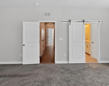 612 Leigh - Photo Thumbnail 38