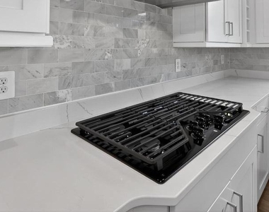 612 Leigh - Photo Thumbnail 18