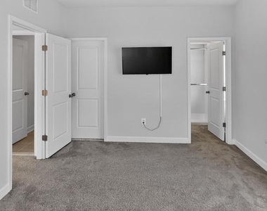 612 Leigh - Photo Thumbnail 57