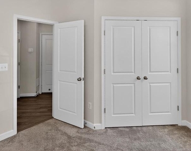 612 Leigh - Photo Thumbnail 8