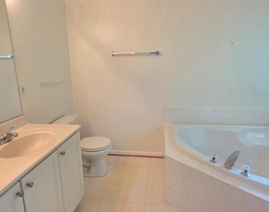 12723 Sullivan Court - Photo Thumbnail 10