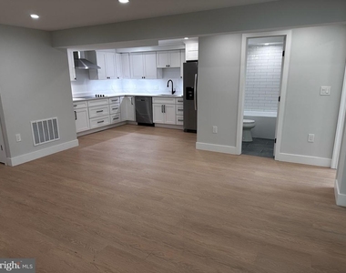 7506 Wellesley Drive - Photo Thumbnail 14