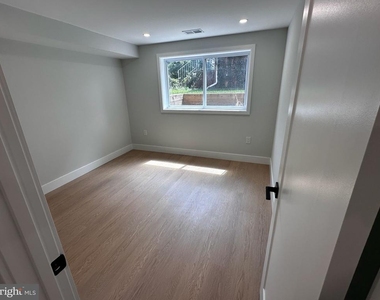 7506 Wellesley Drive - Photo Thumbnail 8