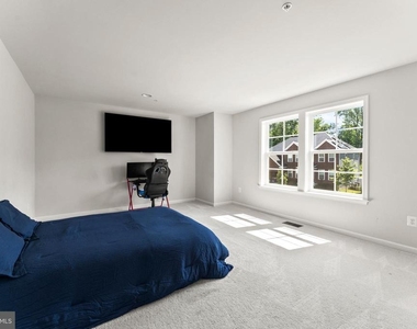 11007 Meridian Hill Way - Photo Thumbnail 38