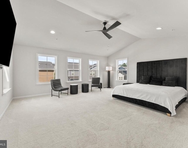11007 Meridian Hill Way - Photo Thumbnail 26