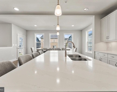 11007 Meridian Hill Way - Photo Thumbnail 20