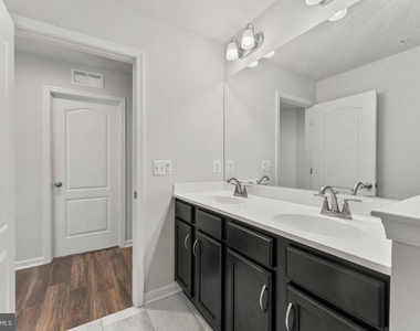 11007 Meridian Hill Way - Photo Thumbnail 37
