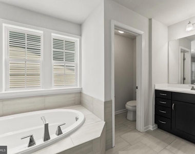 11007 Meridian Hill Way - Photo Thumbnail 34