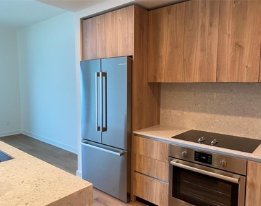 84 East Ave - Photo Thumbnail 16