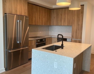 84 East Ave - Photo Thumbnail 17