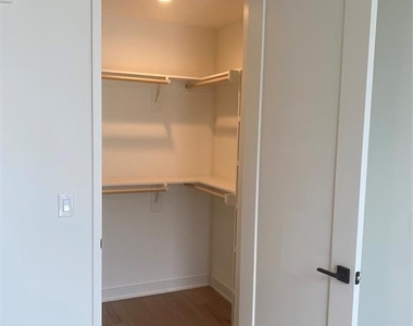 84 East Ave - Photo Thumbnail 22