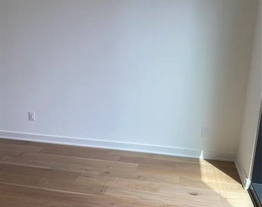 84 East Ave - Photo Thumbnail 24