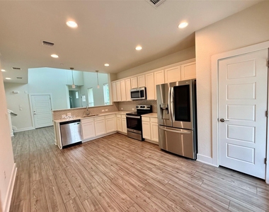 11308 Faneuil Way - Photo Thumbnail 3
