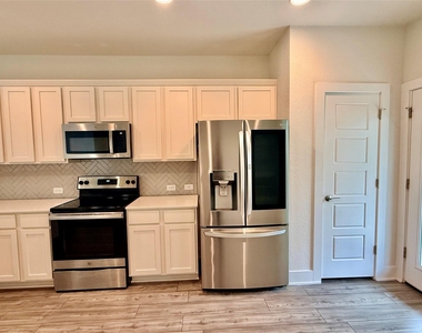11308 Faneuil Way - Photo Thumbnail 4