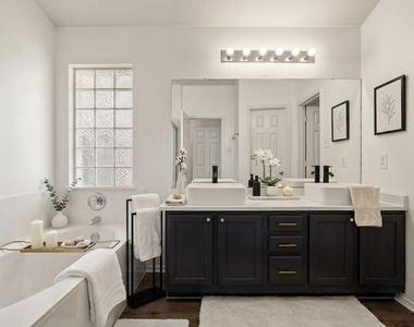 903 Luke Ln - Photo Thumbnail 8