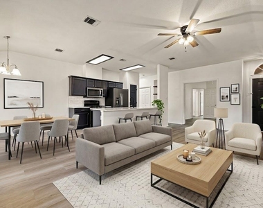 903 Luke Ln - Photo Thumbnail 4