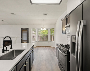 903 Luke Ln - Photo Thumbnail 16