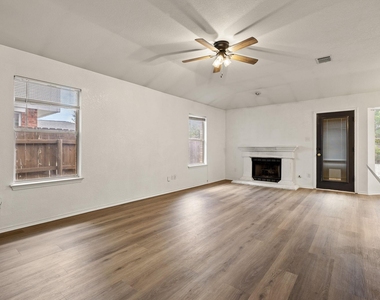 903 Luke Ln - Photo Thumbnail 24