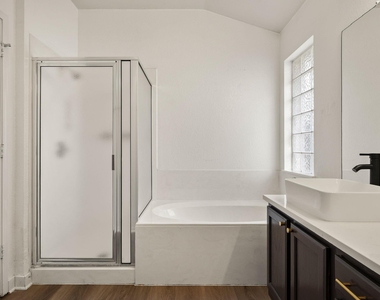 903 Luke Ln - Photo Thumbnail 21