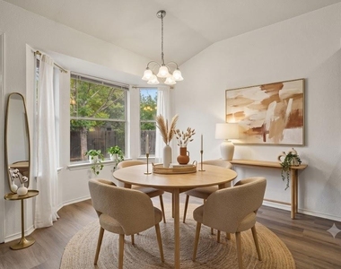 903 Luke Ln - Photo Thumbnail 7