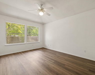 903 Luke Ln - Photo Thumbnail 31