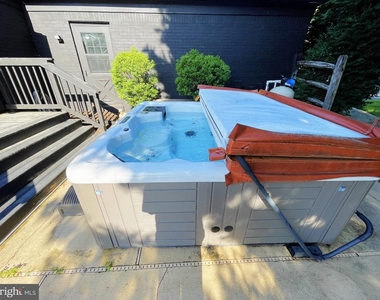 13209 Lantern Hollow Drive - Photo Thumbnail 7