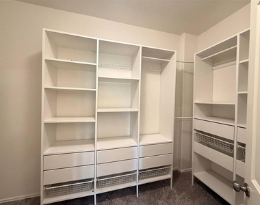 1216 Blackhaw Ln - Photo Thumbnail 17