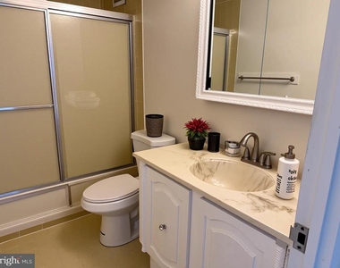 5225 Pooks Hill Road - Photo Thumbnail 4