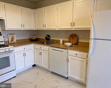 5225 Pooks Hill Road - Photo Thumbnail 2