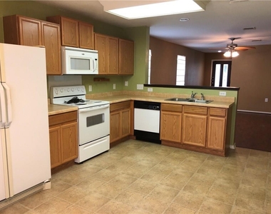 6912 Walkup Ln - Photo Thumbnail 11