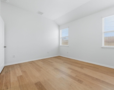 183 Glocken Ln - Photo Thumbnail 25