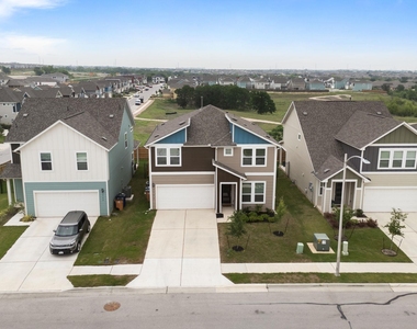 2902 Tavern Dr - Photo Thumbnail 34