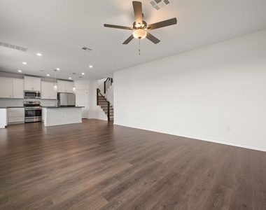 2902 Tavern Dr - Photo Thumbnail 6