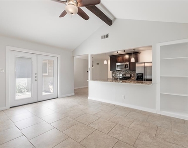 2000 Brookhill Dr - Photo Thumbnail 5