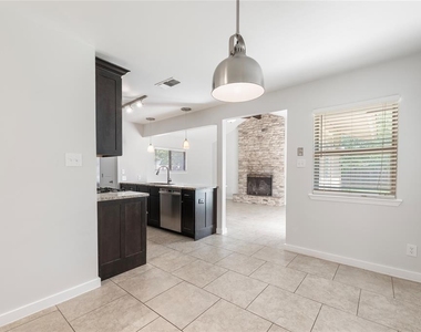 2000 Brookhill Dr - Photo Thumbnail 2