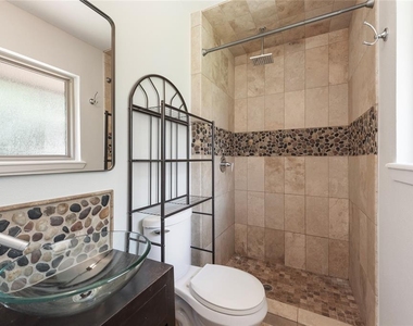 2000 Brookhill Dr - Photo Thumbnail 11