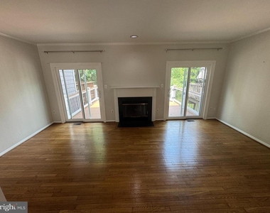 7804 Old Farm Lane - Photo Thumbnail 4