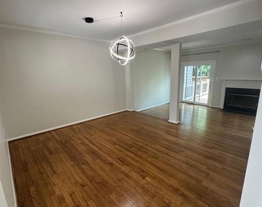 7804 Old Farm Lane - Photo Thumbnail 3
