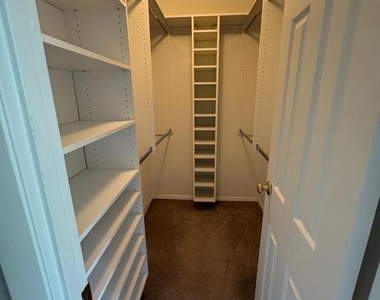 7804 Old Farm Lane - Photo Thumbnail 9