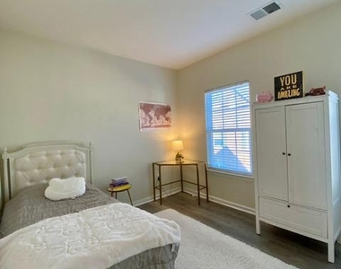 7237 Yesterday Lane - Photo Thumbnail 28