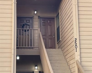 2501 W Slaughter Ln - Photo Thumbnail 3
