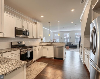 7918 Potter Place - Photo Thumbnail 9