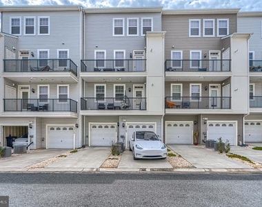 7918 Potter Place - Photo Thumbnail 2