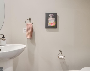 7918 Potter Place - Photo Thumbnail 12