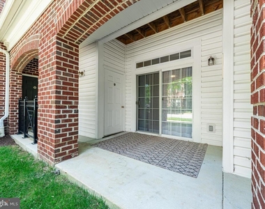 5800 Clipper Lane - Photo Thumbnail 16