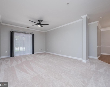 5800 Clipper Lane - Photo Thumbnail 3