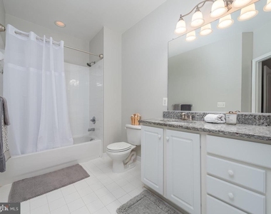 5800 Clipper Lane - Photo Thumbnail 7