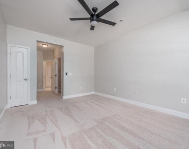 5800 Clipper Lane - Photo Thumbnail 8