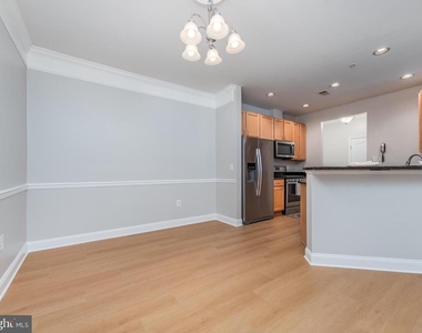 5800 Clipper Lane - Photo Thumbnail 4